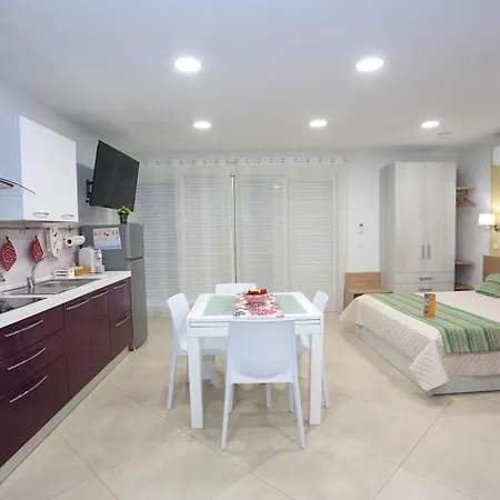 Theos Holidays 贾迪尼-纳克索斯