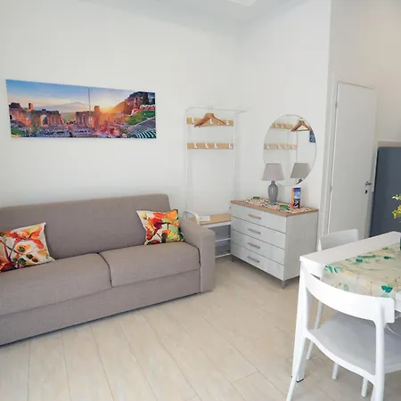 Theos Holidays 贾迪尼-纳克索斯