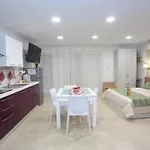 Theos Holidays Giardini Naxos