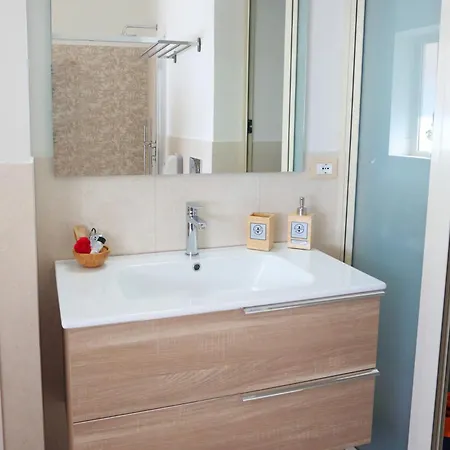 Theos Holidays Apartamento