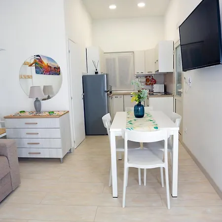 Theos Holidays Apartment Giardini-Naxos