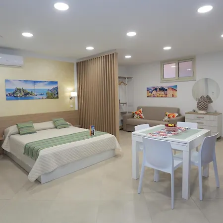 Apartamento Theos Holidays Giardini-Naxos