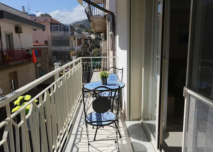 Theos Holidays Appartamento *