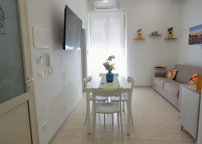 Theos Holidays ジャルディーニ・ナクソス