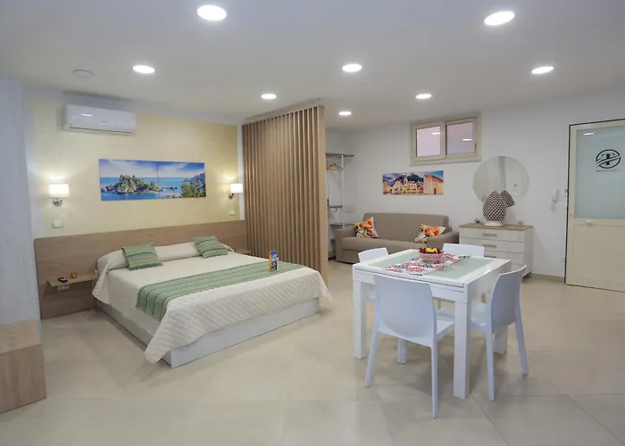 アパート Theos Holidays ジャルディーニ・ナクソス